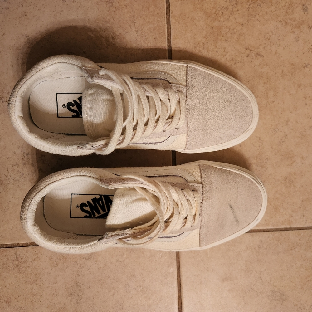 Vans - Picture 6 of 8